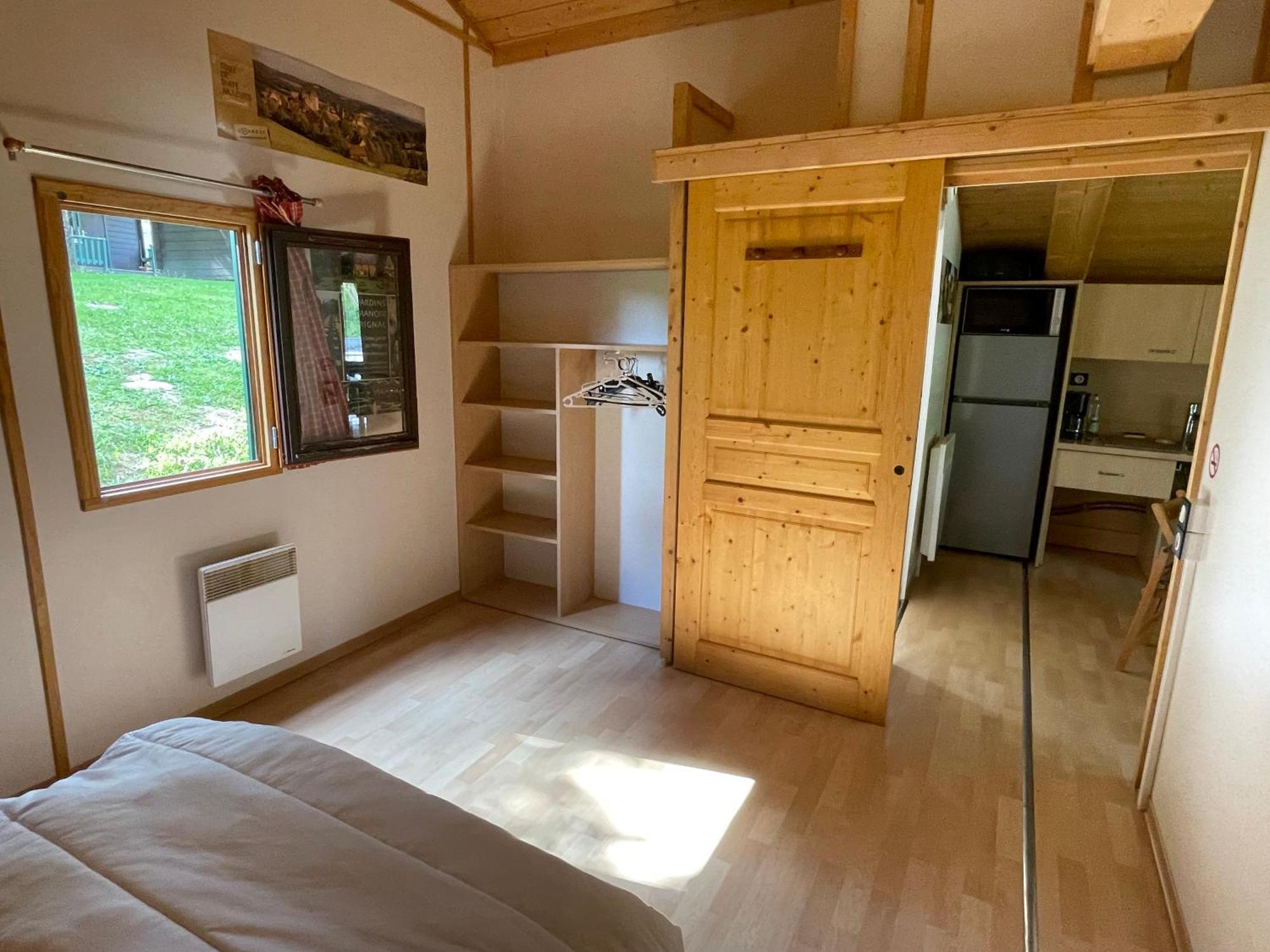 Camping Les Etoiles Saint-Sornin-Lavolps Exteriér fotografie