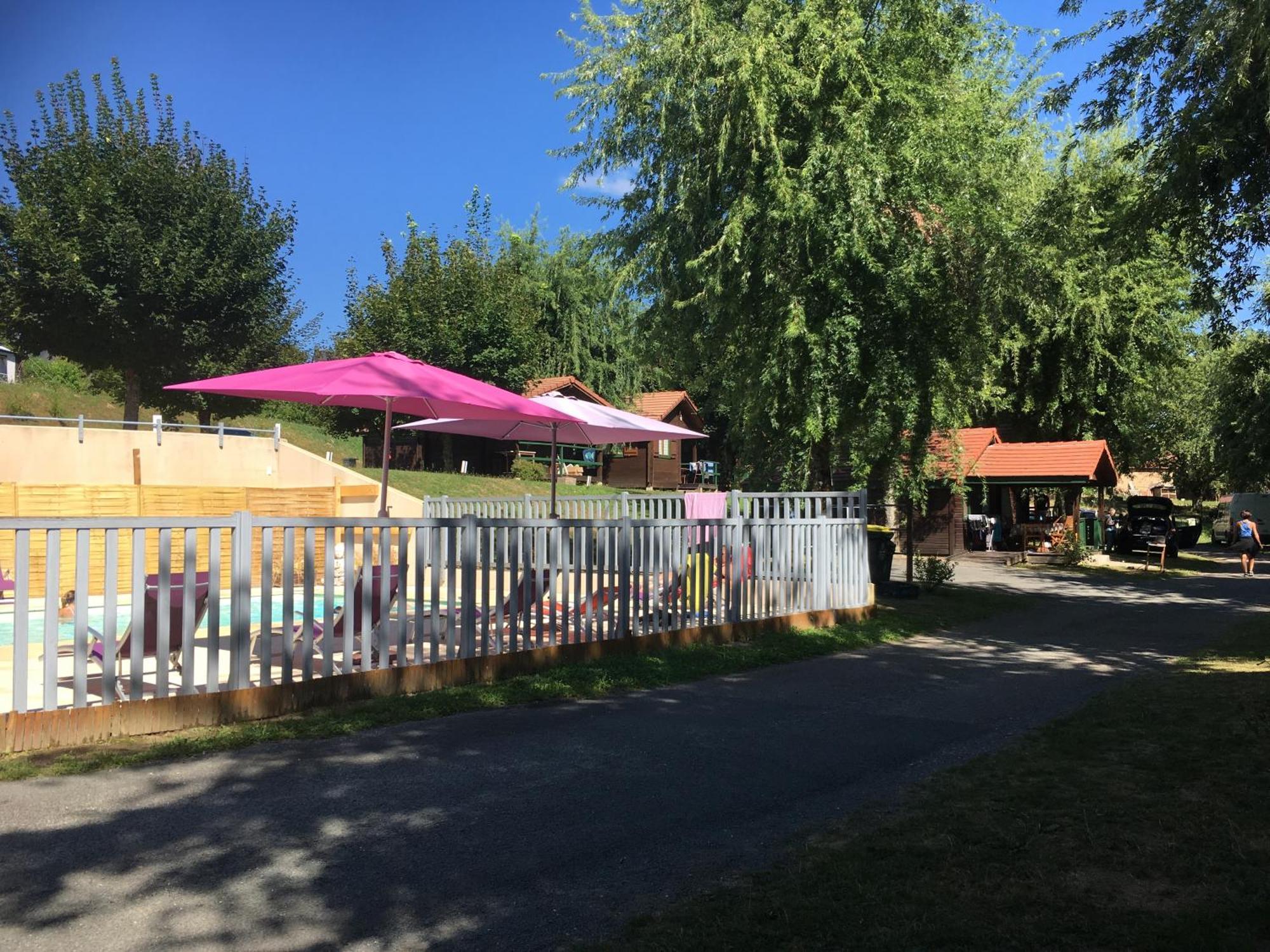 Camping Les Etoiles Saint-Sornin-Lavolps Exteriér fotografie