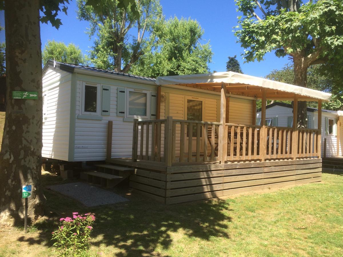 Camping Les Etoiles Saint-Sornin-Lavolps Exteriér fotografie