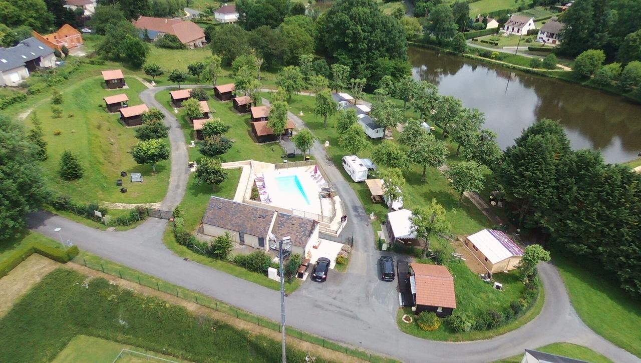 Camping Les Etoiles Saint-Sornin-Lavolps Exteriér fotografie